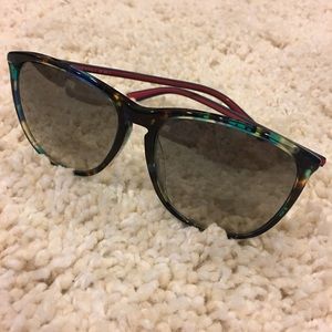💯 Gucci Beautiful tie dye color sunglasses ✨